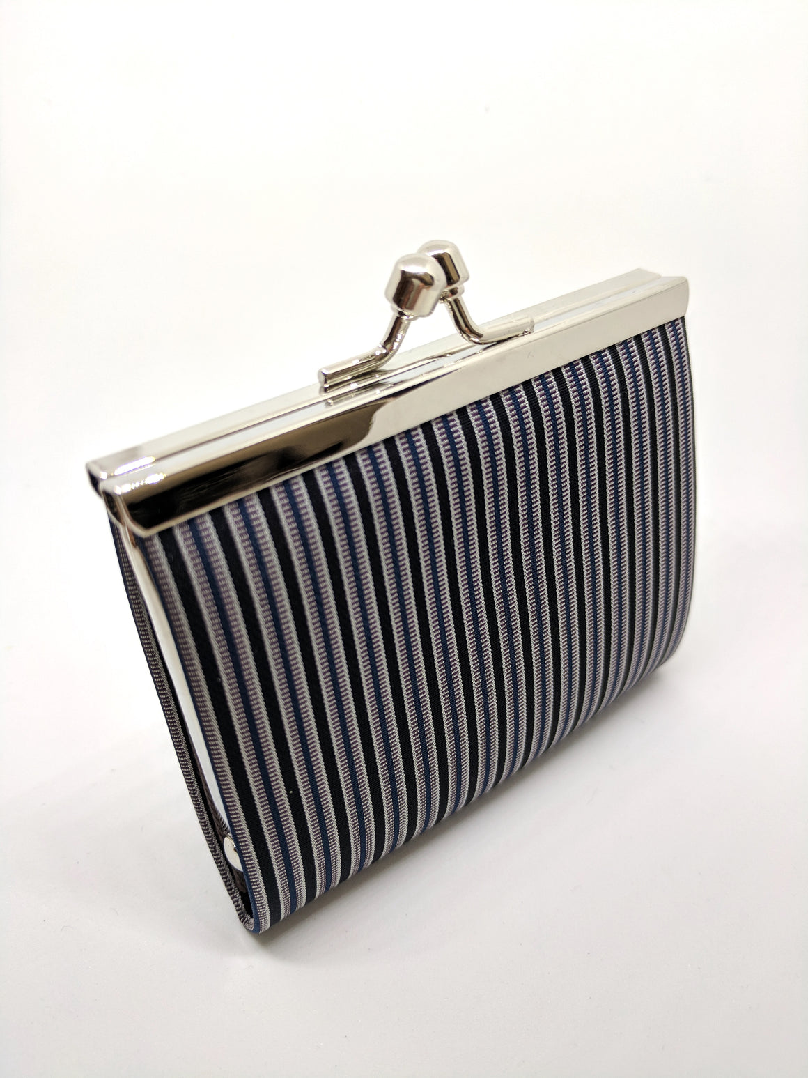 Stylish Japanese vintage kimono fabric purse from Zenbu Home