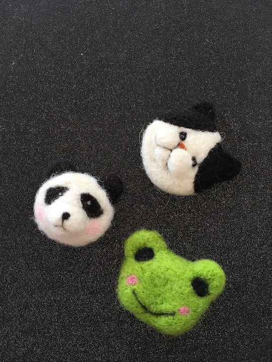 Handmade felt cat face or neko chan brooch made in Kyoto Japan