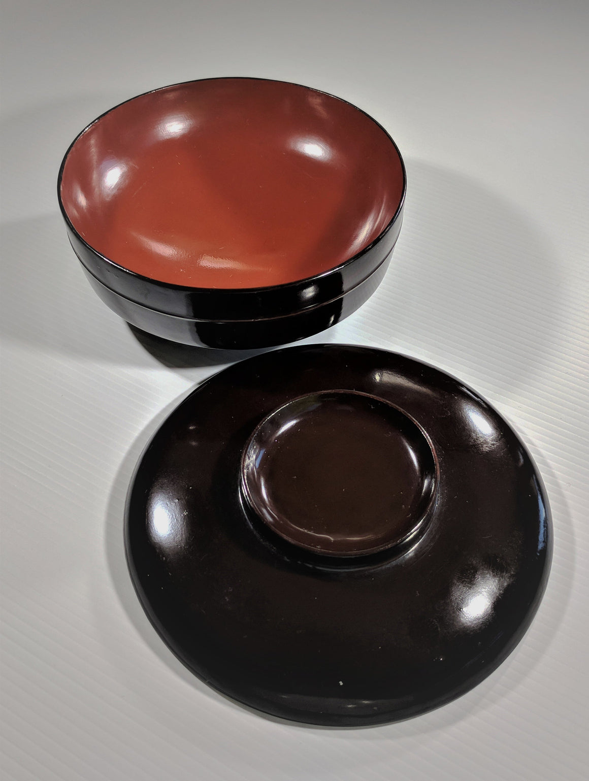Chic, low-slung minamalist Japanese lacquerware bowl in dark Aubergine at Zenbu Home