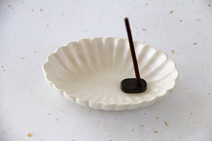 Gorgeous cream scalloped, oval Japanese incense burning set
